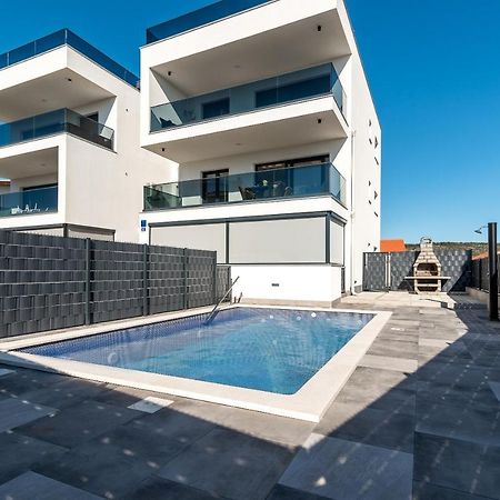 Poolside 2 bedroom ap. MARE Trogir Buitenkant foto