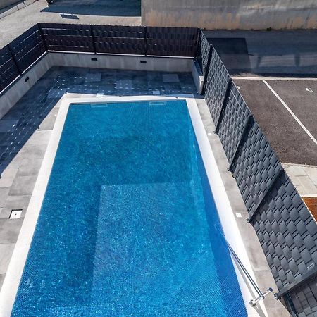 Poolside 2 bedroom ap. MARE Trogir Buitenkant foto