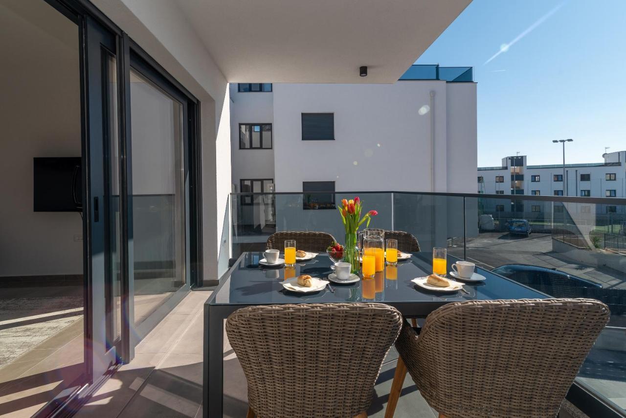 Poolside 2 bedroom ap. MARE Trogir Buitenkant foto