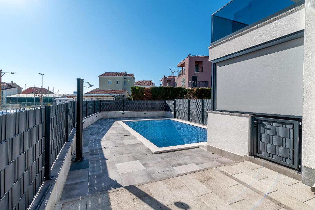 Poolside 2 bedroom ap. MARE Trogir Buitenkant foto