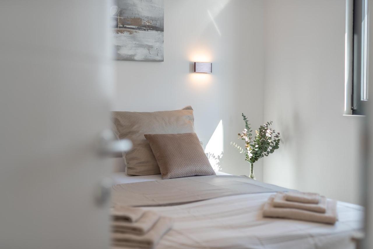 Poolside 2 bedroom ap. MARE Trogir Buitenkant foto