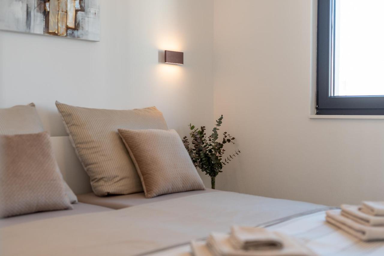 Poolside 2 bedroom ap. MARE Trogir Buitenkant foto