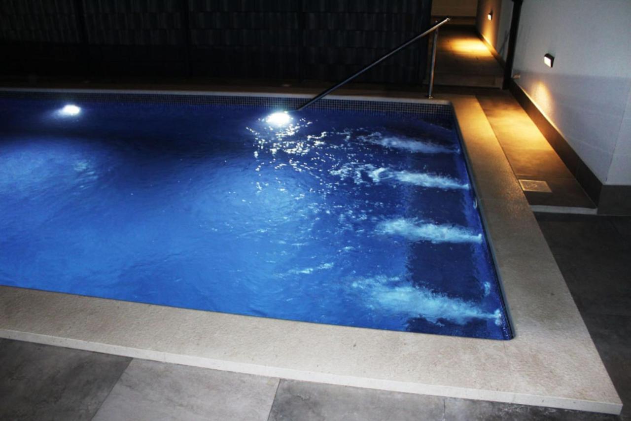 Poolside 2 bedroom ap. MARE Trogir Buitenkant foto